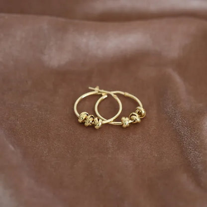 Knot hoops