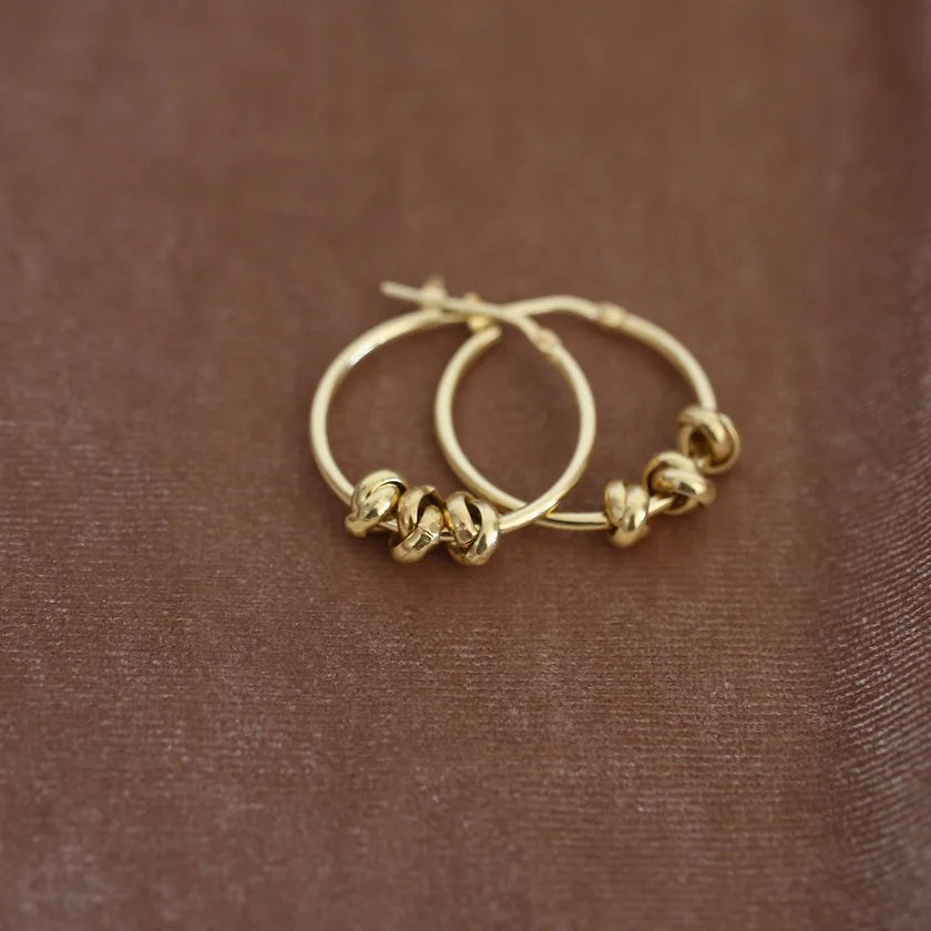 Knot hoops