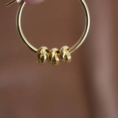 Knot hoops